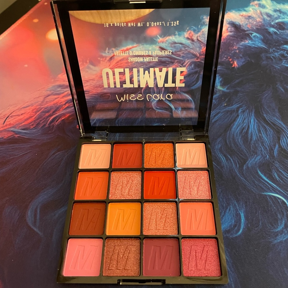 Viseart Eyeshadow Palette - Bold Reds and Pinks